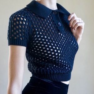 Navy blue knit blue top